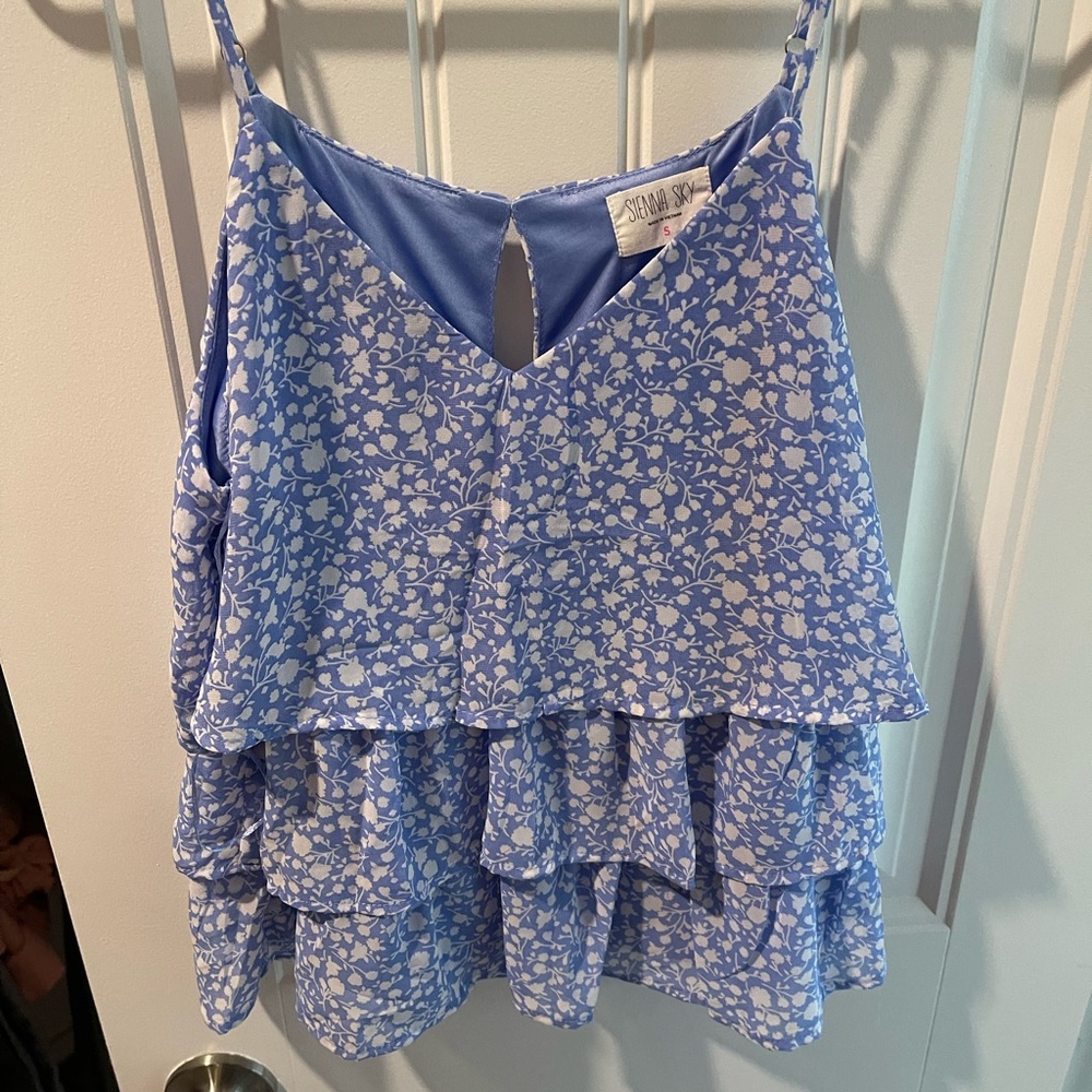 Sienna Sky crop top